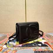 Dolce & Gabbana logo bag in black 16x20x5.5cm - 3