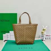 Bottega Veneta small shopping bag in brown 23x18.5x15cm - 3