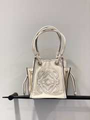 Loewe 66095 vintage in white 19x13x20cm - 2