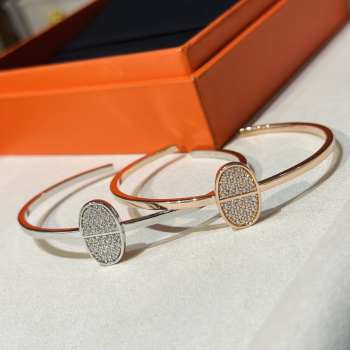 Hermes diamond-filled pig nose bracelet 