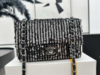 Chanel flap bag with sequins 23p 20cm