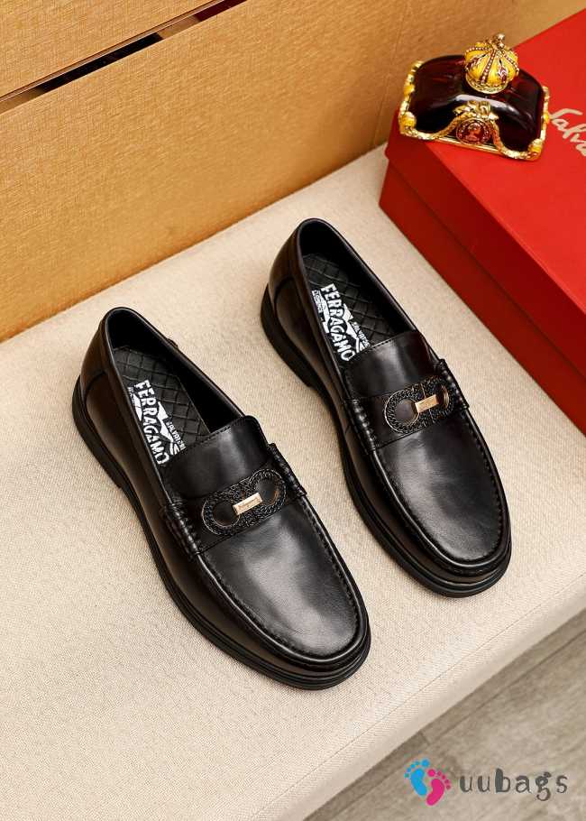 Ferragamo casual leather shoes in black  - 1