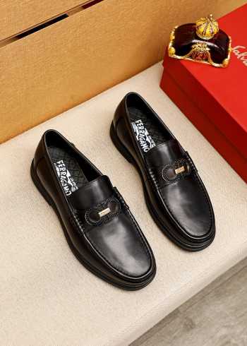 Ferragamo casual leather shoes in black 