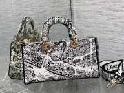 Dior 9250 horizontal graffiti style in black & white 26x13.5x5cm - 3