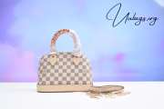 Louis Vuitton White Monogram Alma Bridge 25x19x12cm - 1