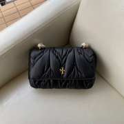 Tory Burch mini Kira 23 flap bag in black 20x10.5x4.5cm - 4