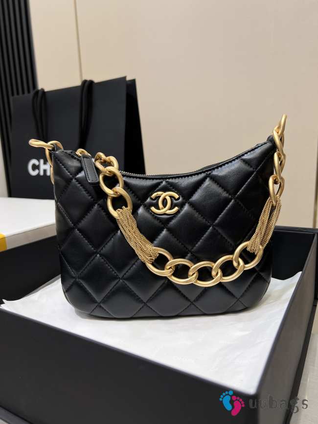 Chanel 23A Hobo In Black 24x19x5cm - 1