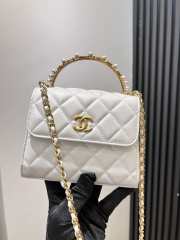 Chanel 23B handle white with gold buckle 14.5x12x6cm - 1