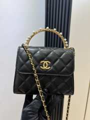 Chanel 23B handle black with gold buckle 14.5x12x6cm - 1