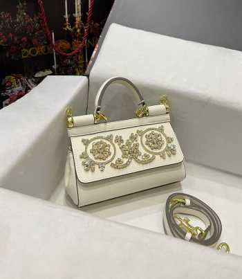 Dolce & Gabbana white handbag 18cm