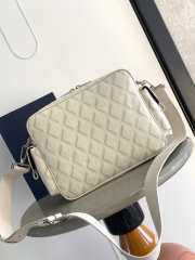 Dior CD white hit the road diamond 26x21x8cm - 5