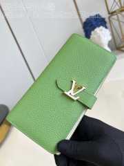 LV Vertical Wallet Capucines In Green 10x19x1.7cm - 3