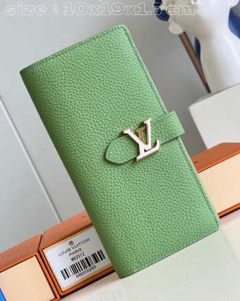 LV Vertical Wallet Capucines In Green 10x19x1.7cm