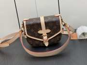 Louis Vuitton M46740 Saumur Shoulder Bag 20×16×7cm - 1