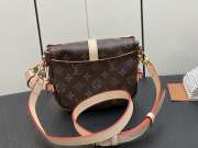 Louis Vuitton M46740 Saumur Shoulder Bag 20×16×7cm - 4