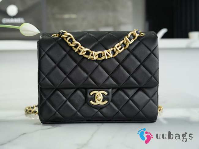 Chanel black flap bag with gold buckle 23x17x8cm - 1