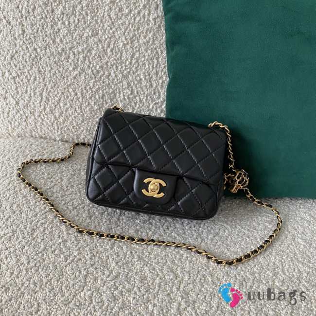 Chanel mini flap bag in black 17×7×12cm - 1