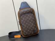 Louis Vuitton M46718 Avenue shoulder bag 20x31x7cm - 1