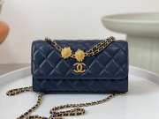 Chanel 23A flap bag with gold buckle in blue 20.5cm - 1