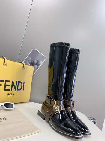 Fendi Knee High Heeled Boots In Black 