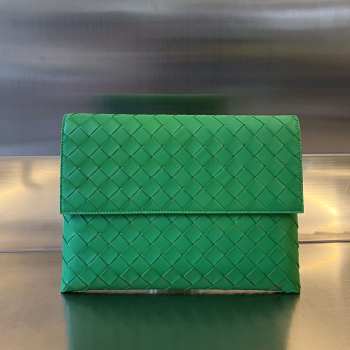 Bottega Veneta green envelope handbag 26x19x1.5cm