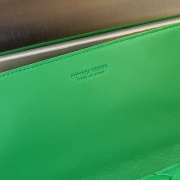 Bottega Veneta green envelope handbag 26x19x1.5cm - 2