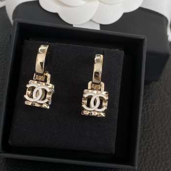 Chanel Earrings Gold 