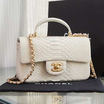 Chanel AS2431 white crocodile handle bag 13×20×9cm