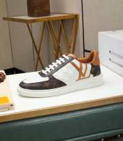 Louis Vuitton Men's shoes in brown - 4