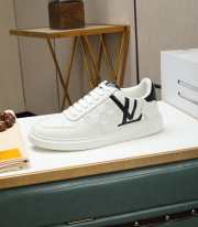 Louis Vuitton Men's shoes in white - 6