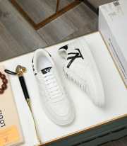 Louis Vuitton Men's shoes in white - 2