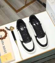 Louis Vuitton Men's shoes in black - 3