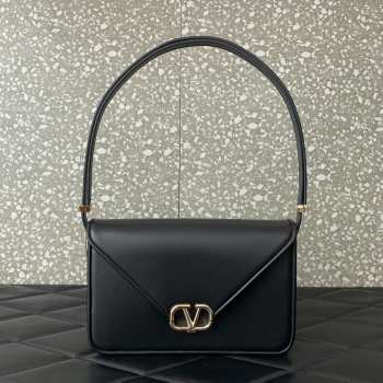 Valentino Garavani Letter In Black 24x15.5x7cm