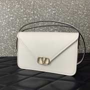 Valentino Garavani Letter In Full White 24x15.5x7cm - 6