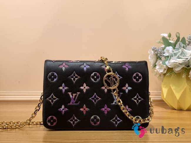 LV M80745 Pochette Coussin Sky Black Bag 20x14x8cm - 1