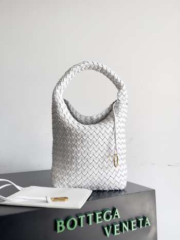 Bottega Veneta Cabat Bucket In White 35x21x13cm