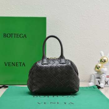 Bottega Veneta Woven Leather Black 20.5x15.5x10cm