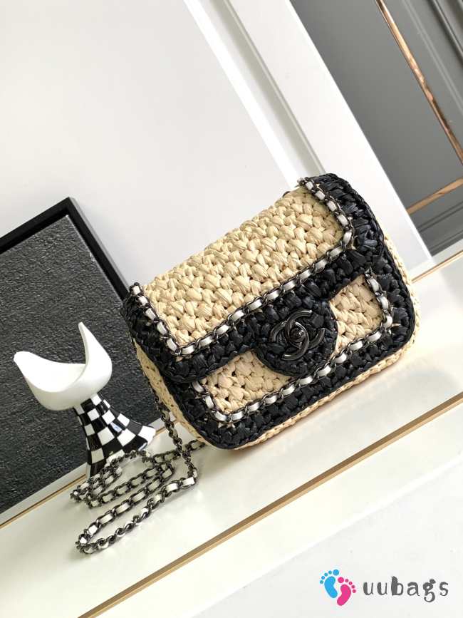 Chanel Knitted Crochet Bag In Black 17cm - 1