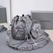 Balenciaga Le Cagole XS 03 bucket bag 15x20x18cm - 5