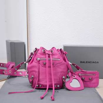 Balenciaga Le Cagole XS 06 bucket bag 15x20x18cm