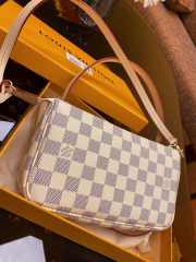 LV Pochette Damier Azur Canvas Bag White 21x13x3cm - 3