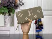 LV M82478 Clemence Wallet 20×9×2cm - 1