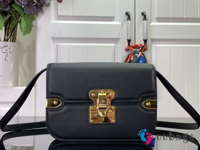 Louis Vuitton Orsay MM bag in black 21.5x15.8x5cm - 1