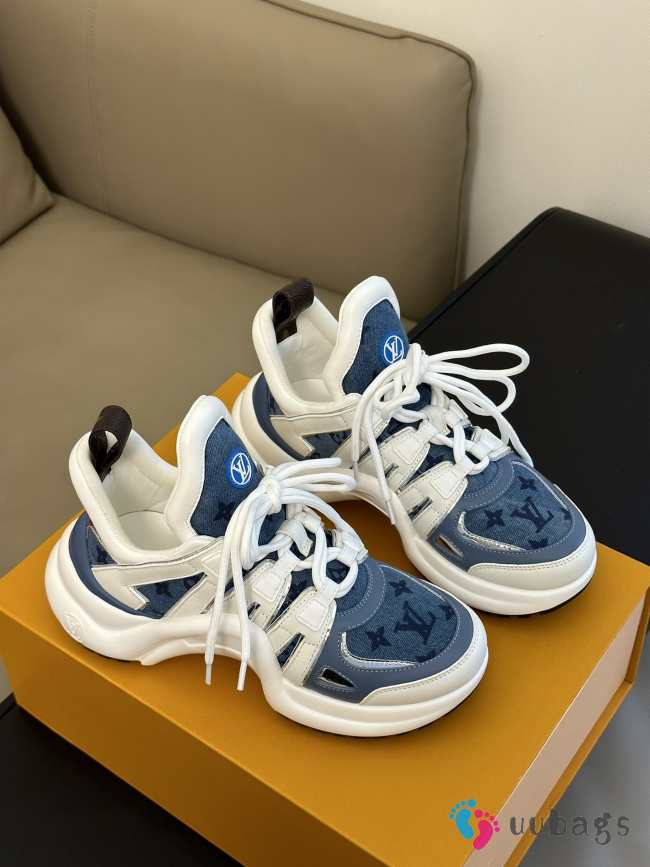 Louis Vuitton 1ABHPR Archlight Sneaker In Blue - 1