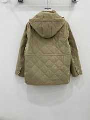 Burberry quilted jacket in beige - 4