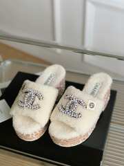 Chanel Fur Slide Sandals In White - 6