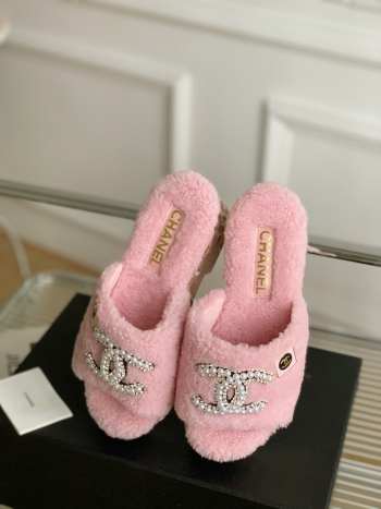 Chanel Fur Slide Sandals In Pink