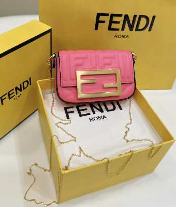 Fendi Baguette Phone Pouch Leather Pink 11x2.5x7cm