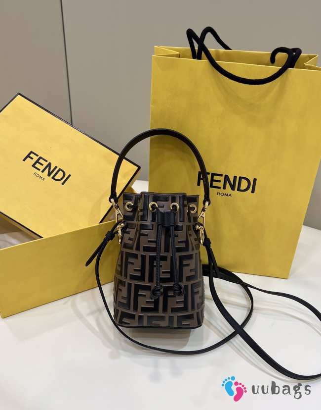 Fendi Mon Tresor Brown leather bag 18x12x10cm - 1