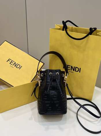 Fendi Mon Tresor Black leather bag 18x12x10cm